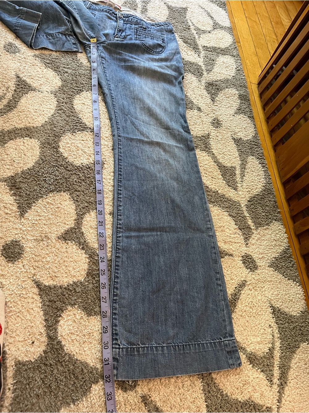 Gap Jeans vintage Y2K size 4 Classic low rise Flare Jeans - Light Blue - Picture 7 of 9